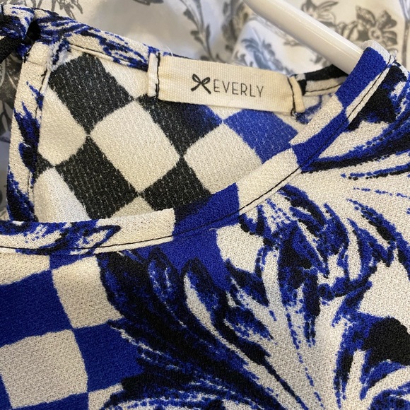 Everly Black and Blue Paisley Dress - Picture 3 of 4